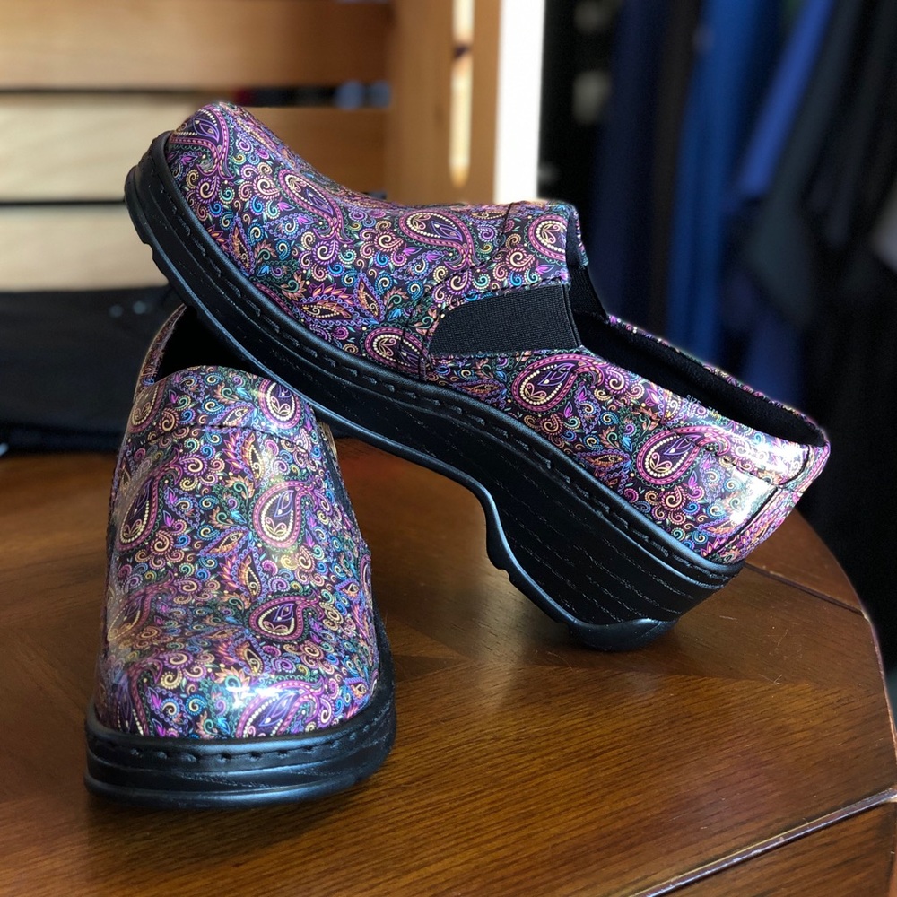Klogs Naples Paisley Patent
